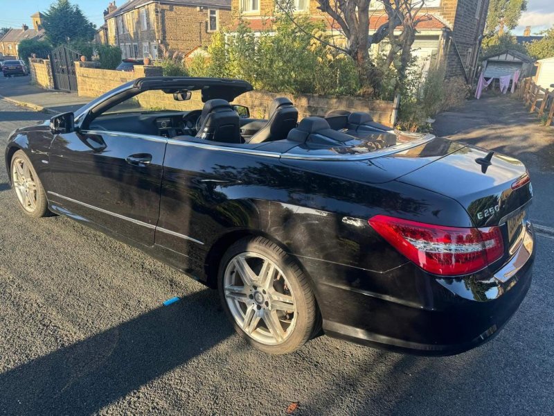 View MERCEDES-BENZ E CLASS 2.1 E250 CDI BlueEfficiency Sport Cabriolet G-Tronic+ Euro 5 (s/s) 2dr