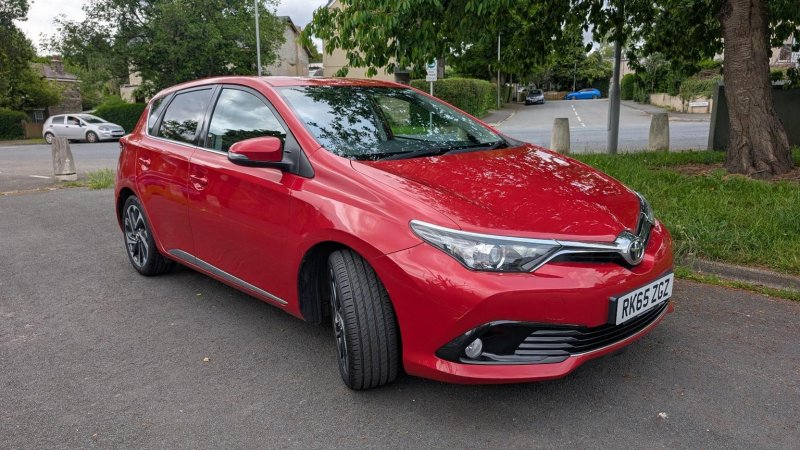 View TOYOTA AURIS 1.2 VVT-i Design Euro 6 (s/s) 5dr