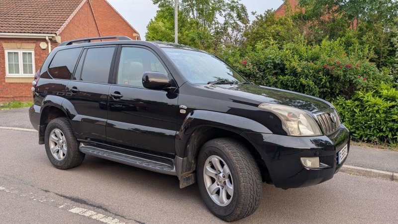 View TOYOTA LAND CRUISER 3.0 D-4D Invincible 5dr