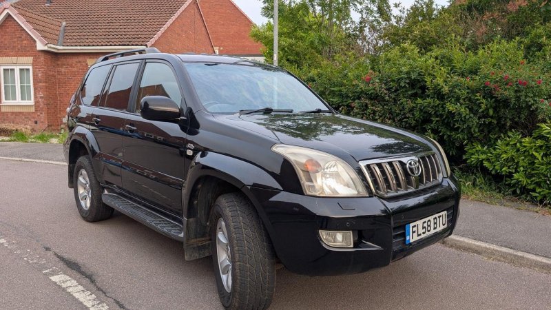 View TOYOTA LAND CRUISER 3.0 D-4D Invincible 5dr
