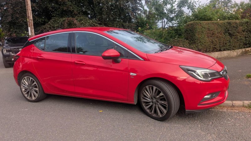 View VAUXHALL ASTRA 1.6 CDTi BlueInjection SRi Nav Euro 6 (s/s) 5dr